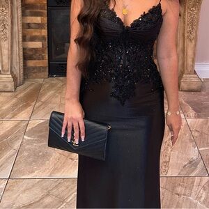 Elegant Black Lace Prom Dress